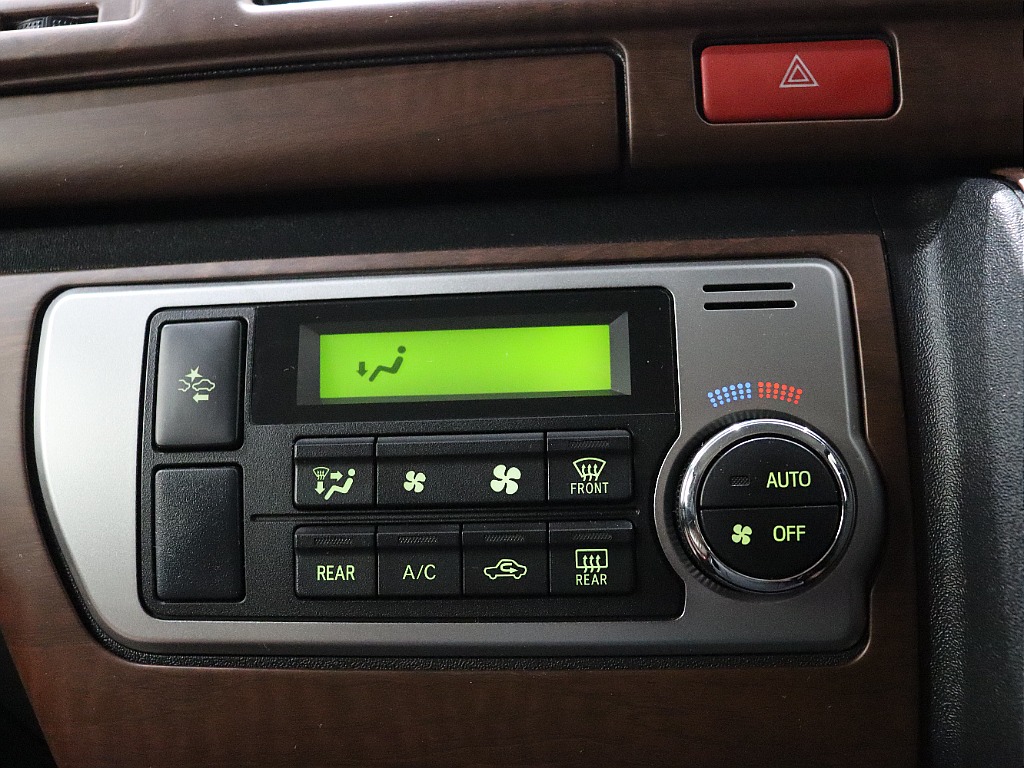 トヨタ ハイエースバン(26枚目)