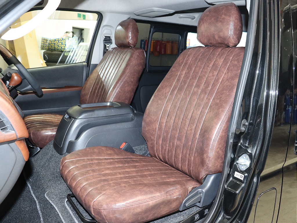 トヨタ ハイエースバン(5枚目)