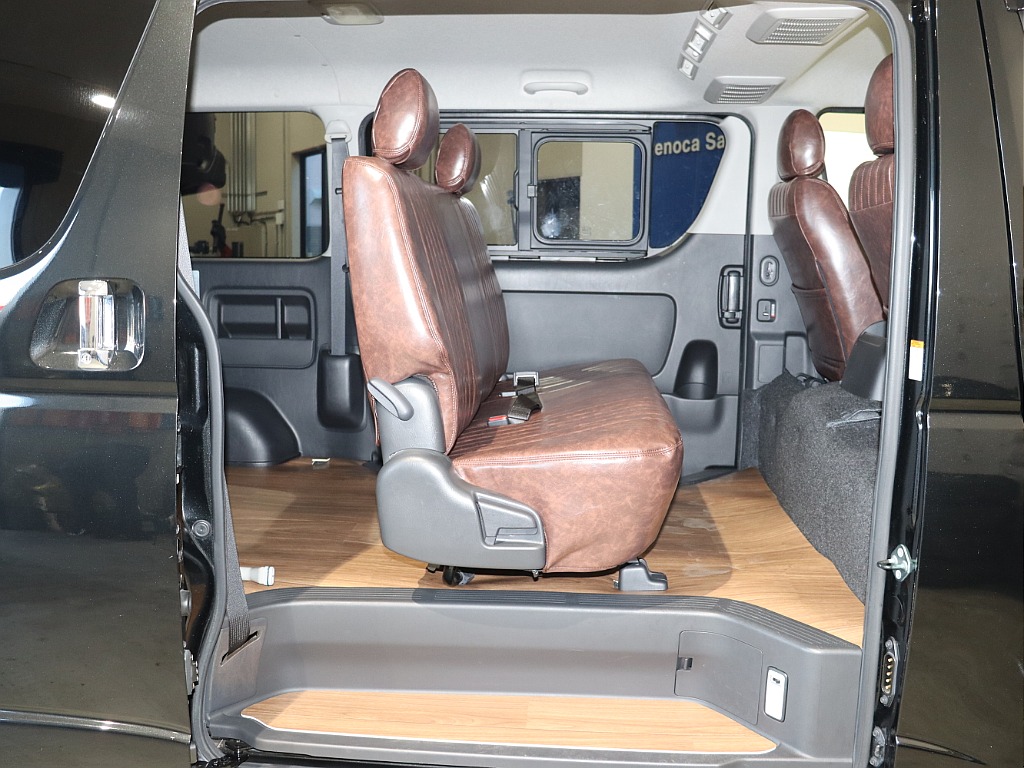 トヨタ ハイエースバン(8枚目)