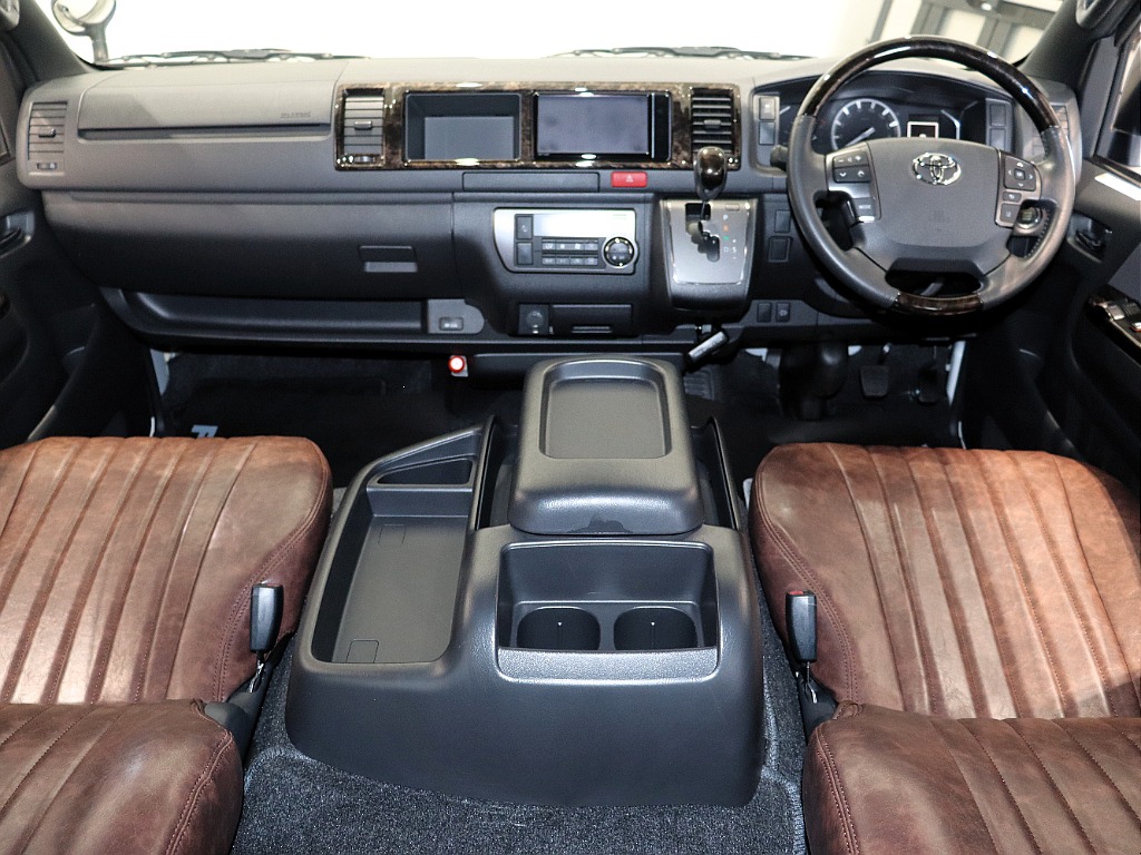 【Renoca CoastLines/R3年ワイドVディーゼル2WD】丸目フェイス＆純正パール♪