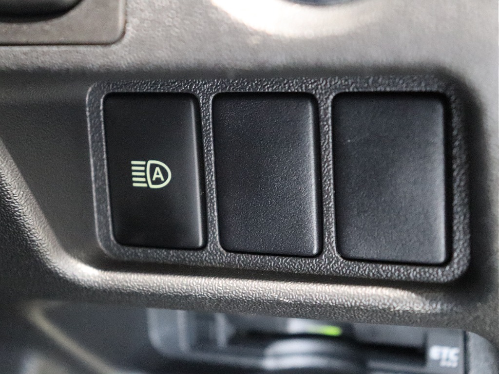 【Renoca CoastLines/R3年ワイドVディーゼル2WD】丸目フェイス＆純正パール♪