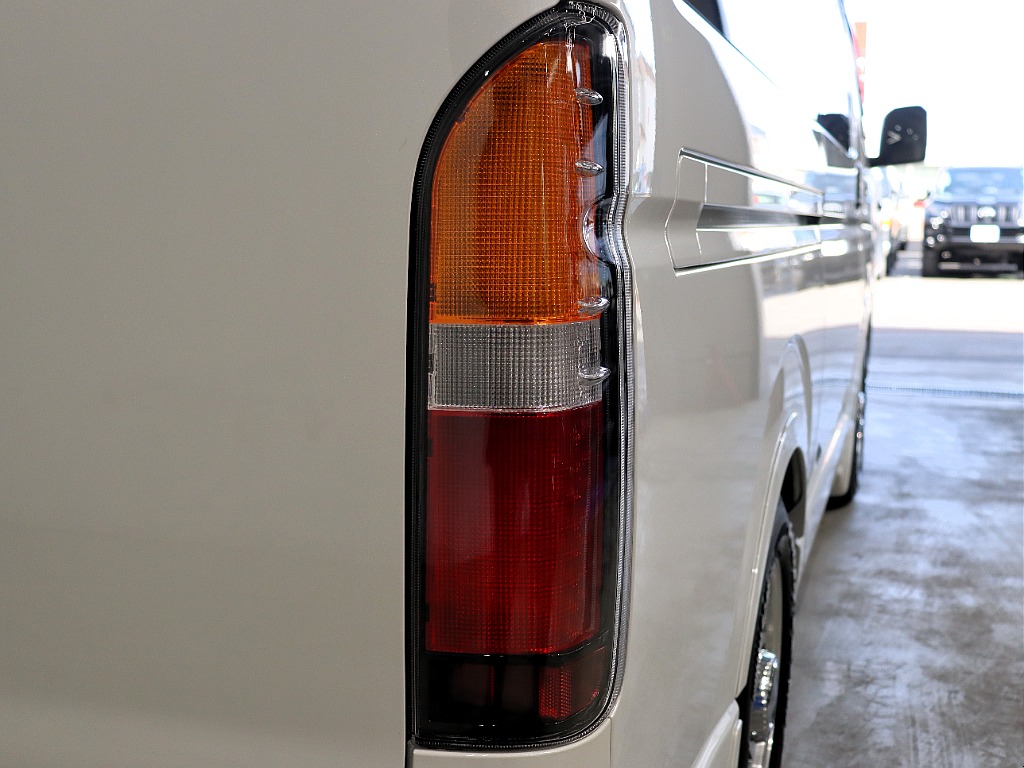 【Renoca CoastLines/R3年ワイドVディーゼル2WD】丸目フェイス＆純正パール♪