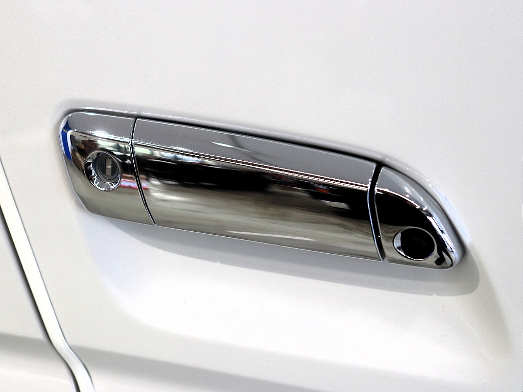 【Renoca CoastLines/R3年ワイドVディーゼル2WD】丸目フェイス＆純正パール♪