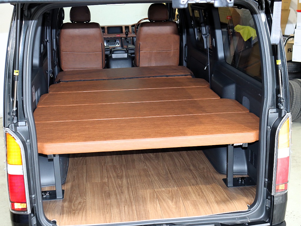 トヨタ レジアスエース(2枚目)