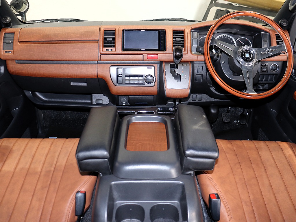 トヨタ レジアスエース(3枚目)