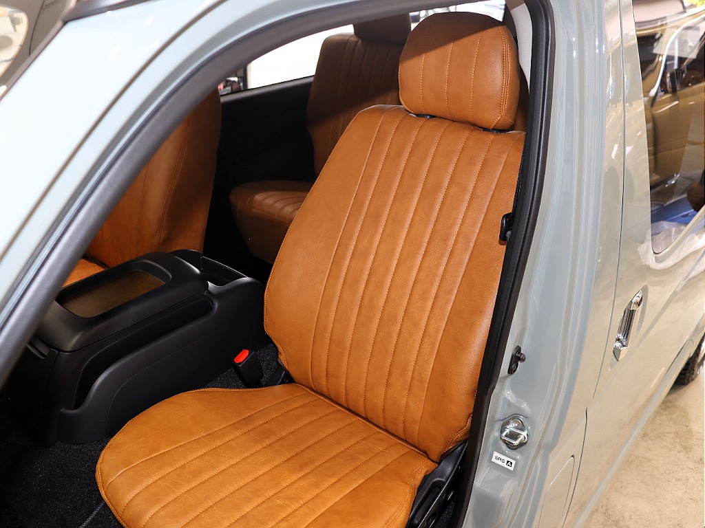 トヨタ ハイエースバン(13枚目)