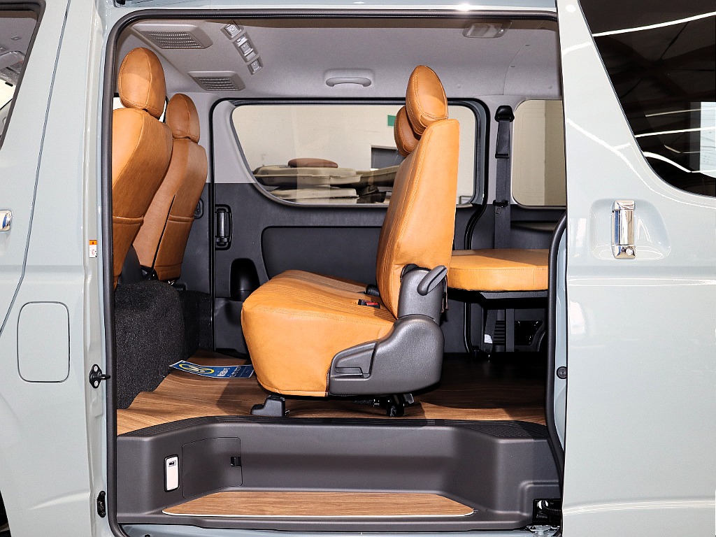 トヨタ ハイエースバン(16枚目)