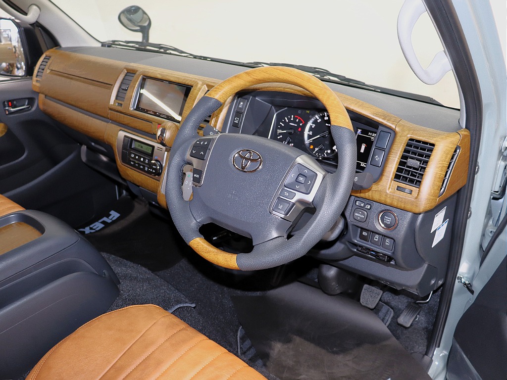 トヨタ ハイエースバン(18枚目)