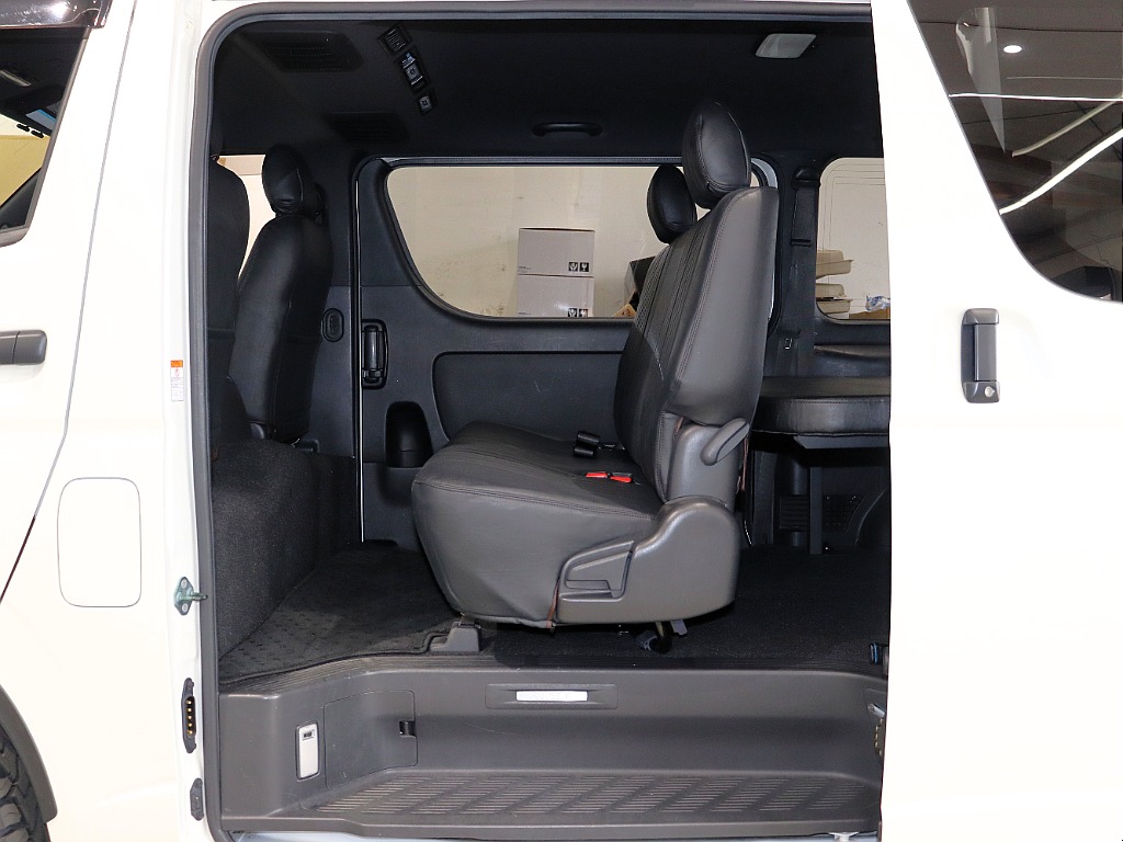 【Renoca CoastLines/R2年DARKPRIMEⅡディーゼル4WD】新品ライノラックキャリア＆ラダー付き♪