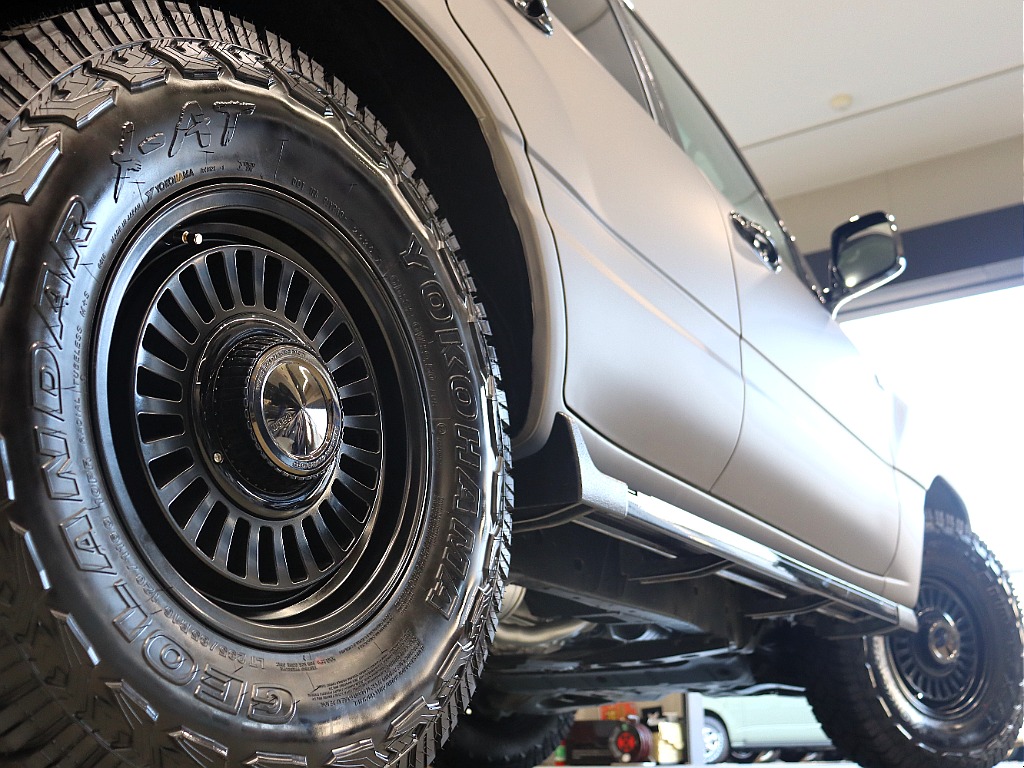 ホイールも新品ＤＥＡＮカリフォルニア１６インチＡＷを装着しております♪