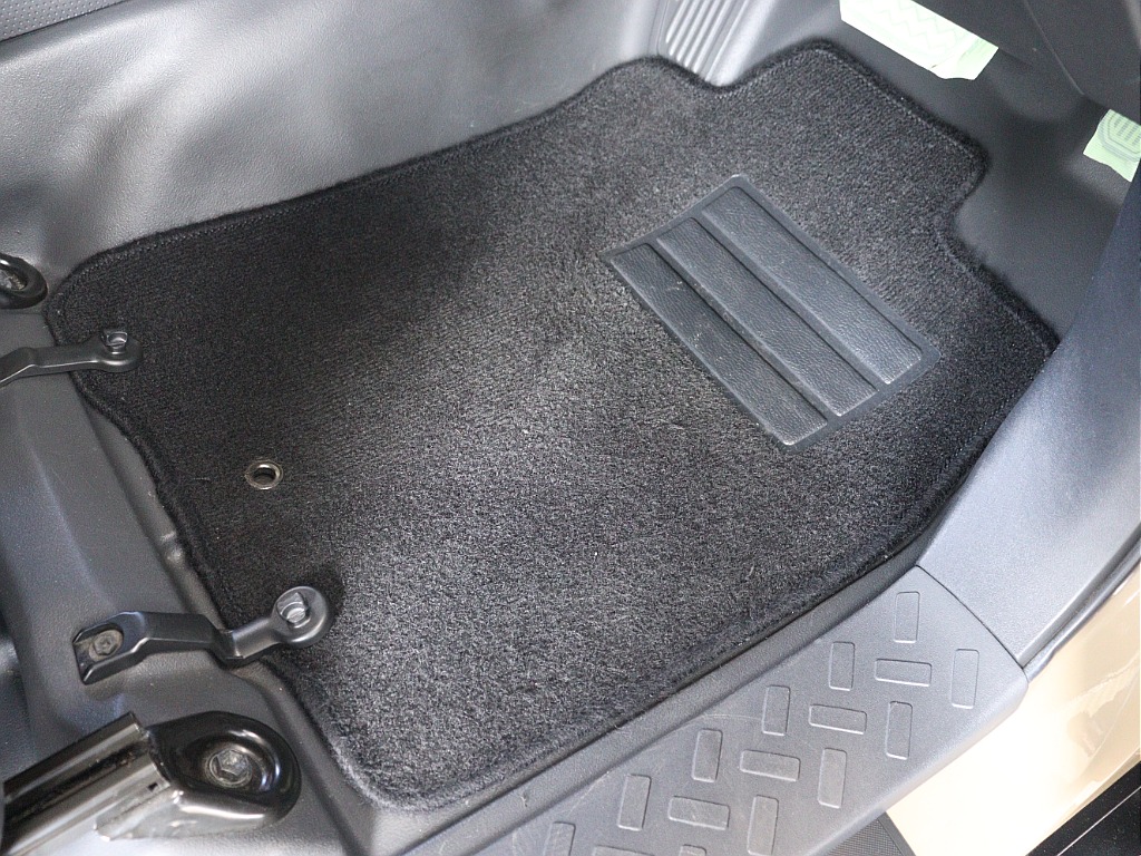 当店にＦＪクルーザーが久しぶりに入庫しました！☆