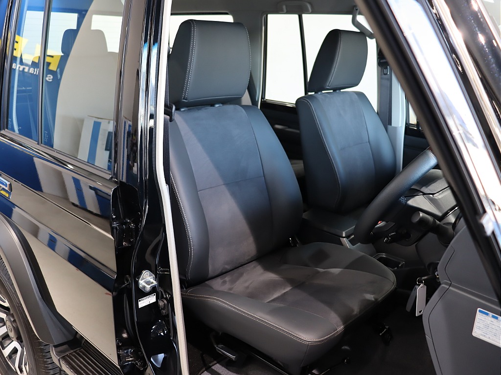 トヨタ&nbsp;ランドクルーザー70&nbsp;70 5ドア2.8AX ディーゼルターボ 4WD&nbsp;&nbsp;埼玉県の詳細画像&nbsp;その12