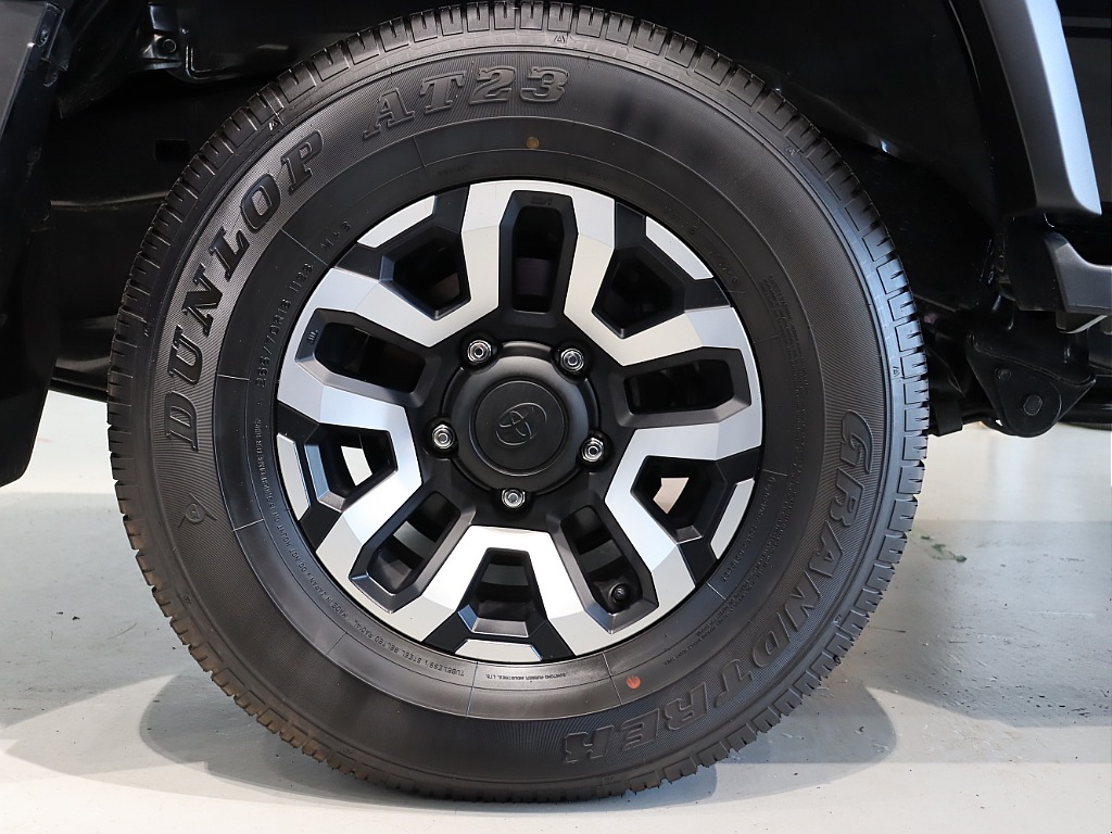 トヨタ&nbsp;ランドクルーザー70&nbsp;70 5ドア2.8AX ディーゼルターボ 4WD&nbsp;&nbsp;埼玉県の詳細画像&nbsp;その9
