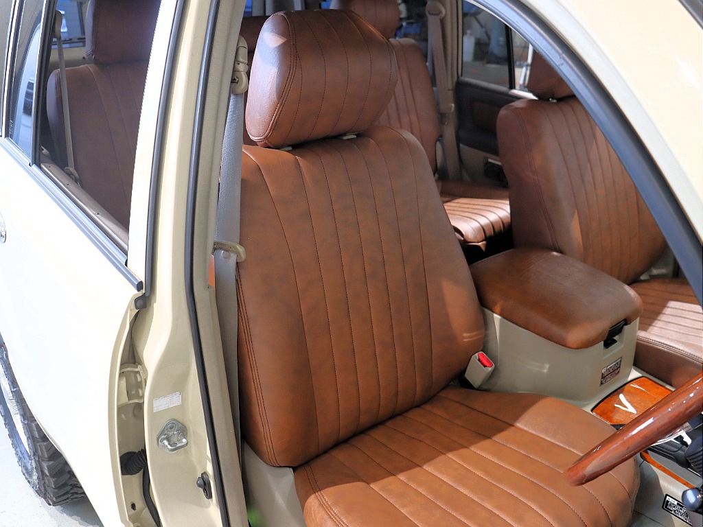 トヨタ&nbsp;ランドクルーザー100&nbsp;4.7VX-LTDプレミアム Gセレ 4WD&nbsp;&nbsp;埼玉県の詳細画像&nbsp;その13
