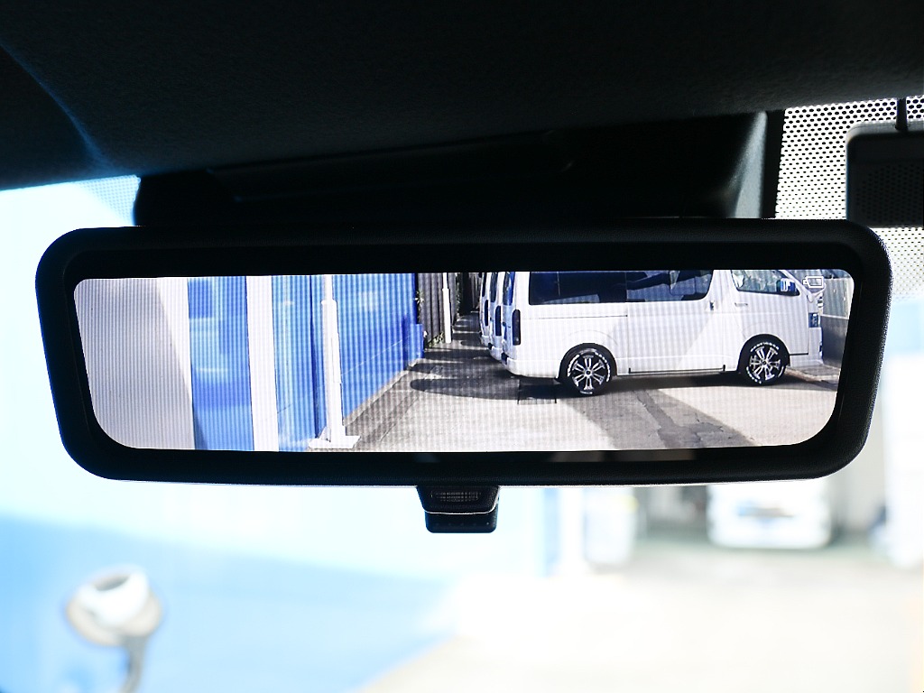 メーカーオプション デジタルインナーミラー付き！！