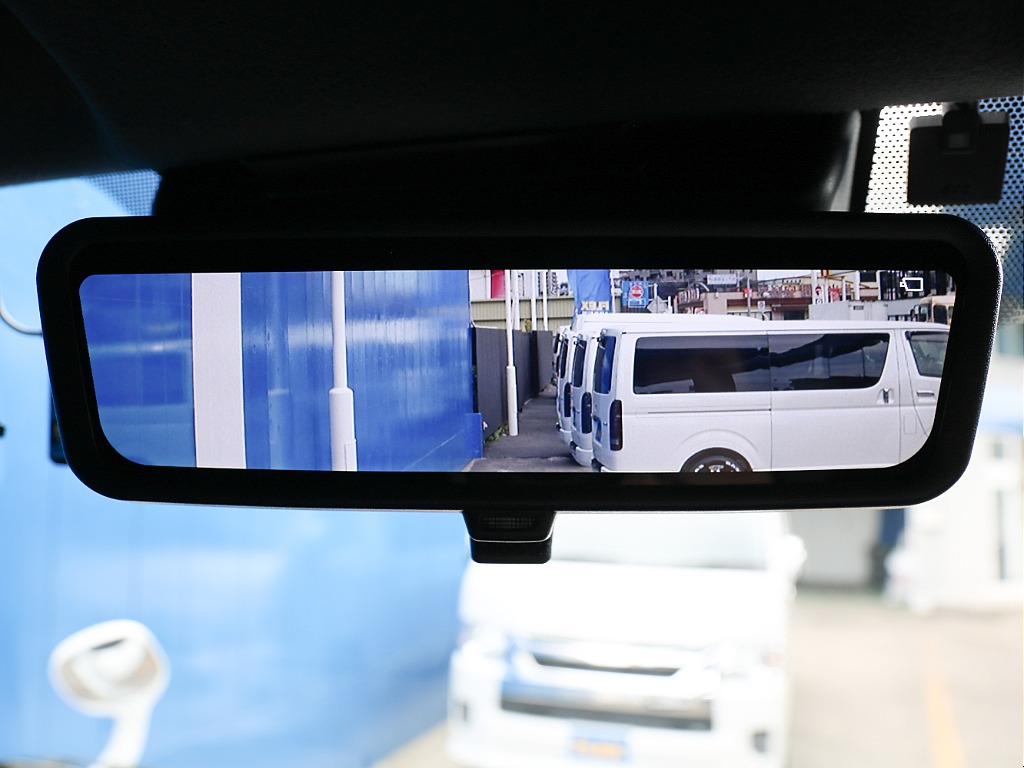メーカーオプション デジタルインナーミラー付き！！
