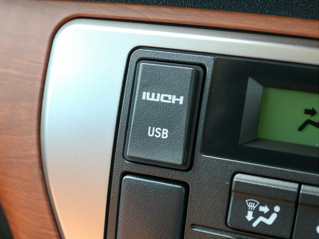 HDMI＆USBポート付き！！