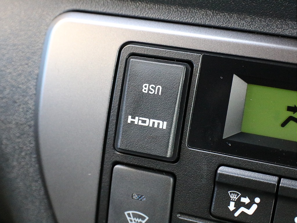 HDMI＆USBポート付き！！