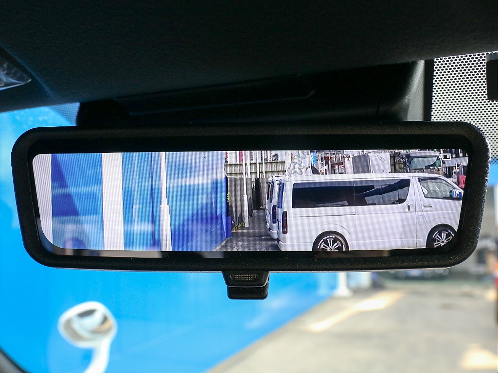 メーカーオプション デジタルインナーミラー付き！！