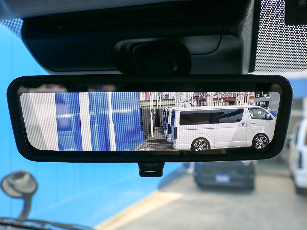 メーカーオプション デジタルインナーミラー付き！！
