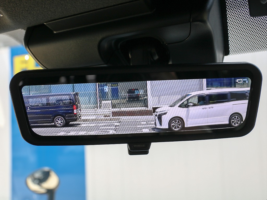 メーカーオプション デジタルインナーミラー付き！！