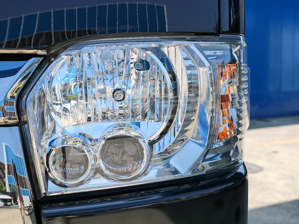 夜間の走行も安心のLEDヘッドランプ付き！！