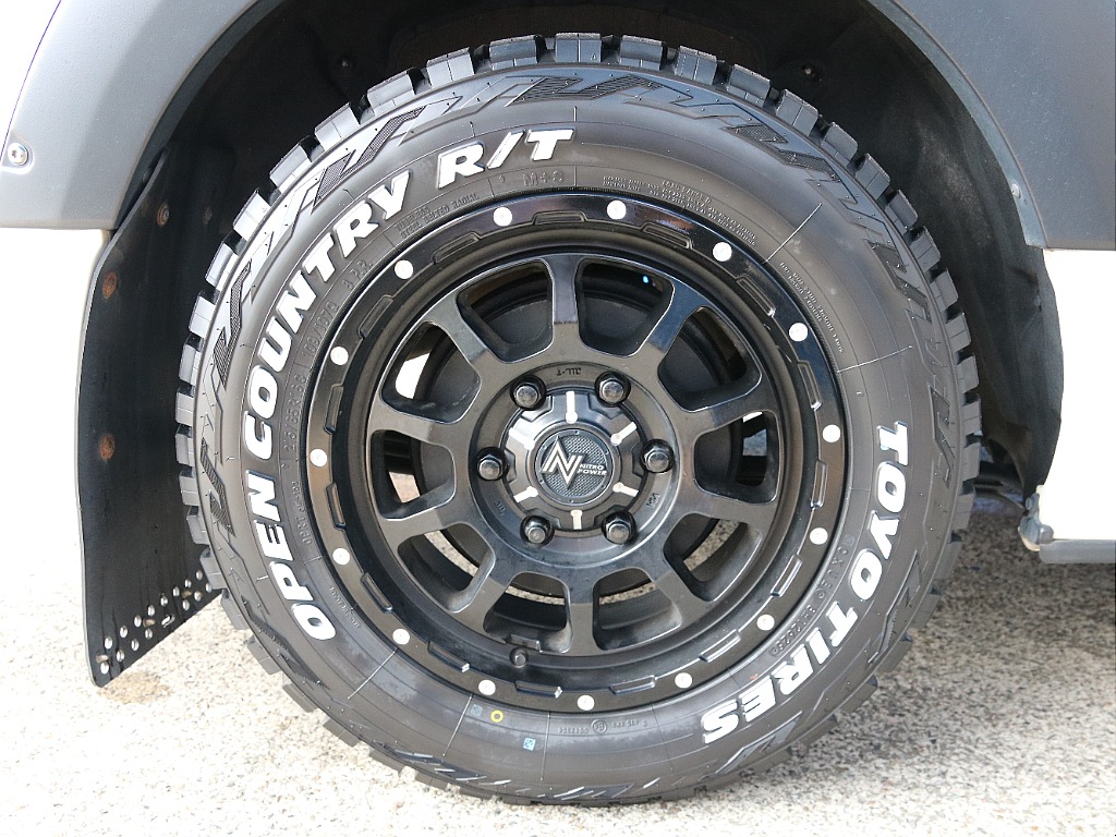 ナイトロパワー M10 16インチアルミホイール＆TOYOオープンカントリー付き！！