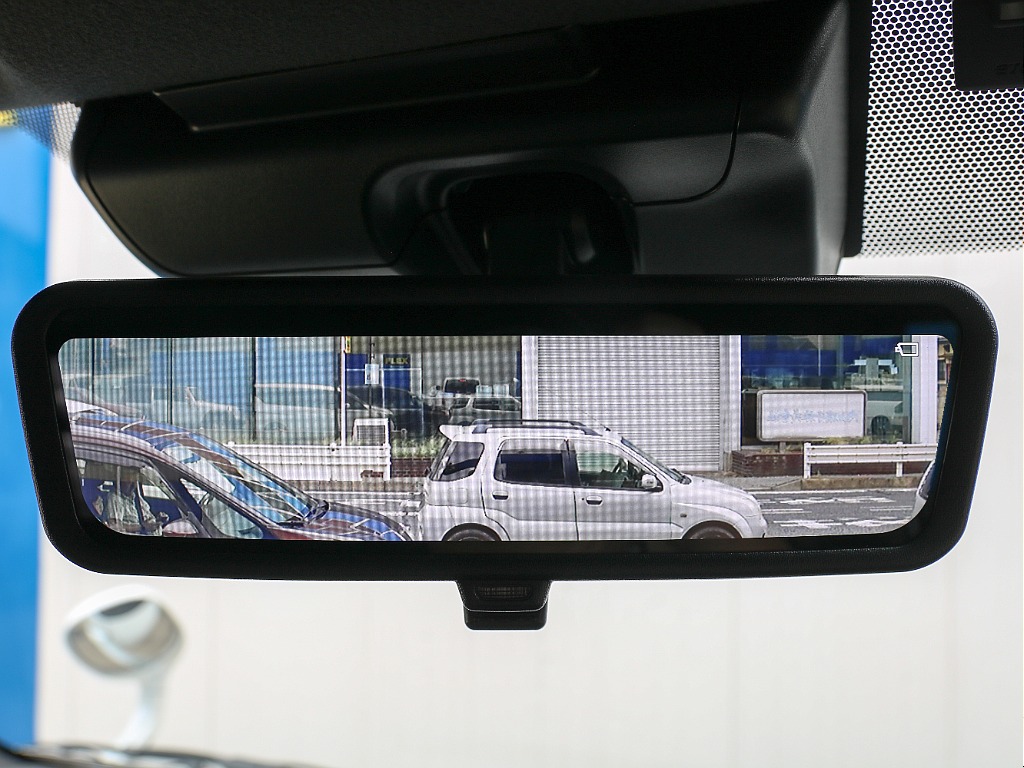 メーカーオプション デジタルインナーミラー付き！！