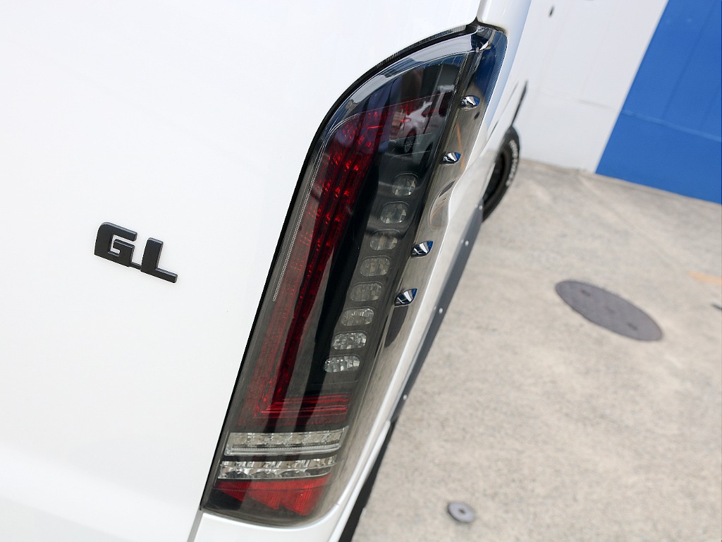 415コブラ製ライトセーバープレステージLEDテールランプ！！