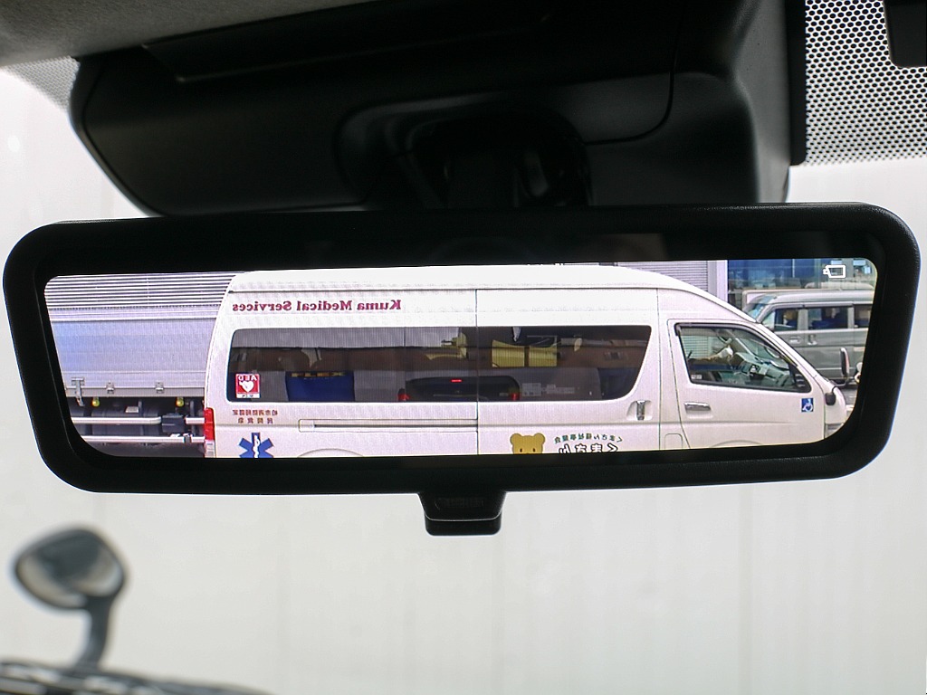 メーカーオプション デジタルインナーミラー付き！！