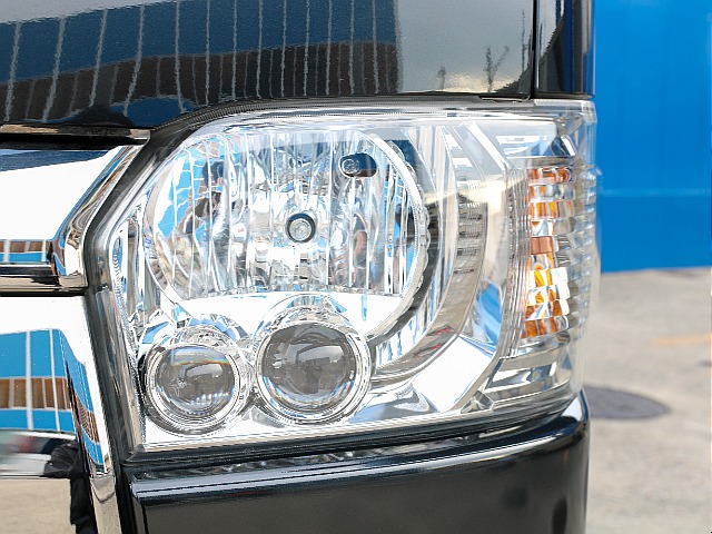 夜間の走行も安心のLEDヘッドランプ付き！！