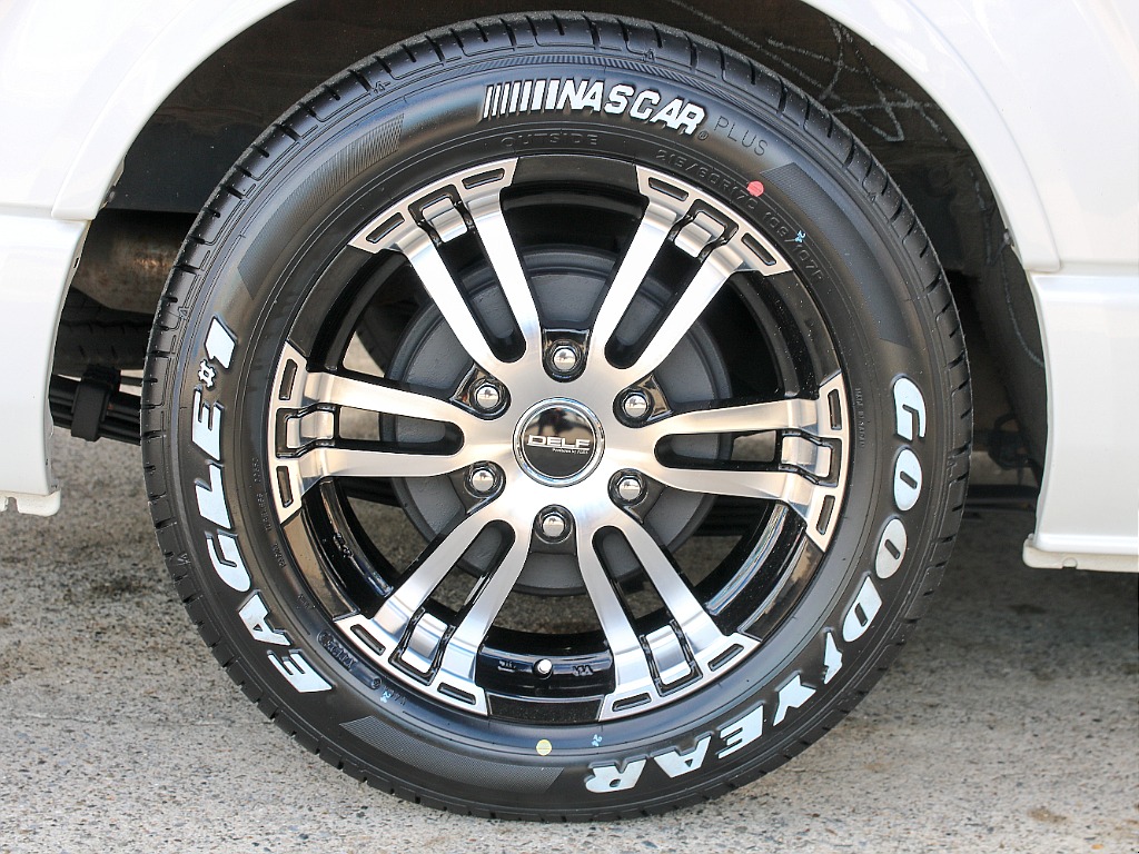 FLEXオリジナル デルフ02 17インチアルミホイール＆ナスカータイヤ付き！！