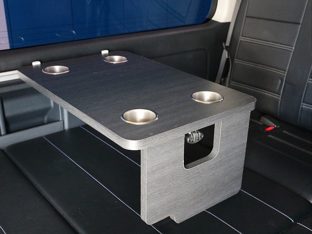 サイドテーブル完備！！