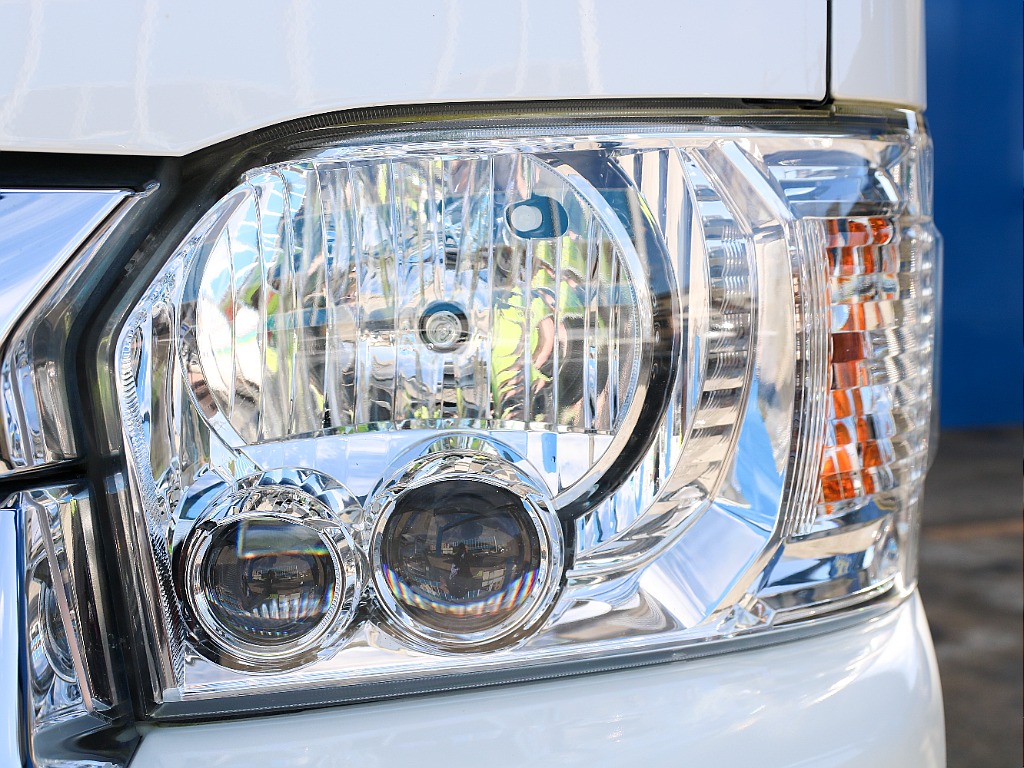 夜間の走行もLEDヘッドランプ付き！！