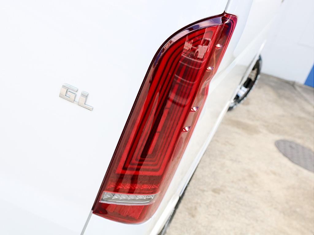 FLEXオリジナル ネオトレースLEDテールランプ付き！！