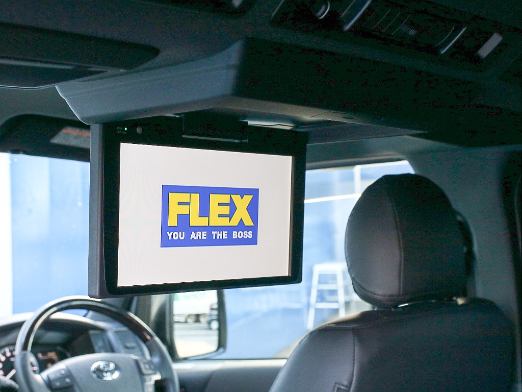 フリップダウンモニター付き！！