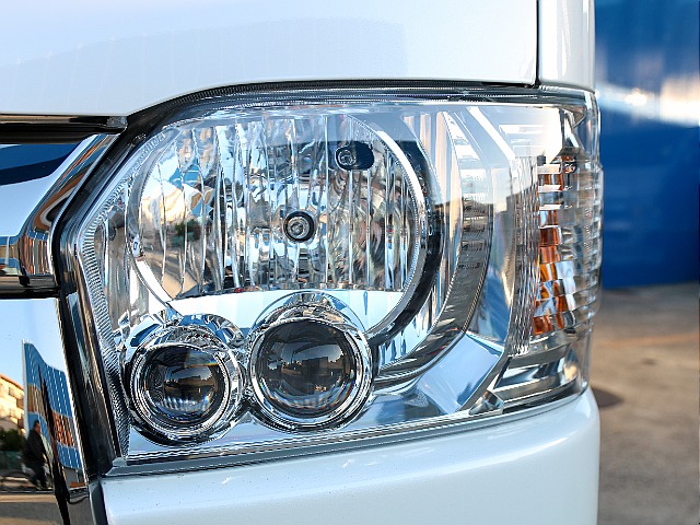 夜間の走行も安心のLEDヘッドランプ付き！！