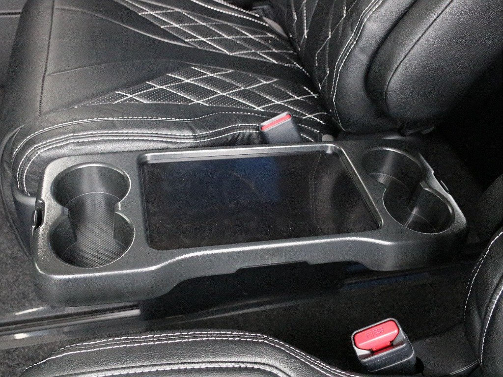 サイドテーブル完備！！