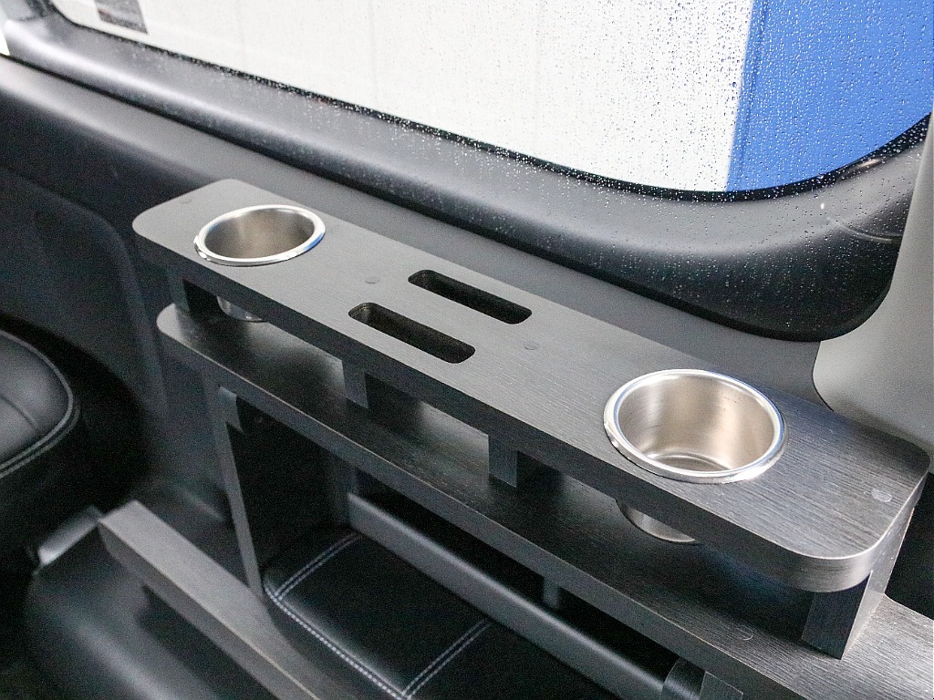 ドリンクホルダー完備！！