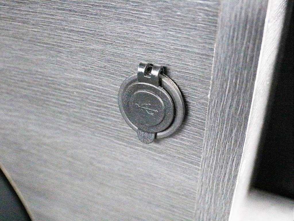 シガーソケットになります！！