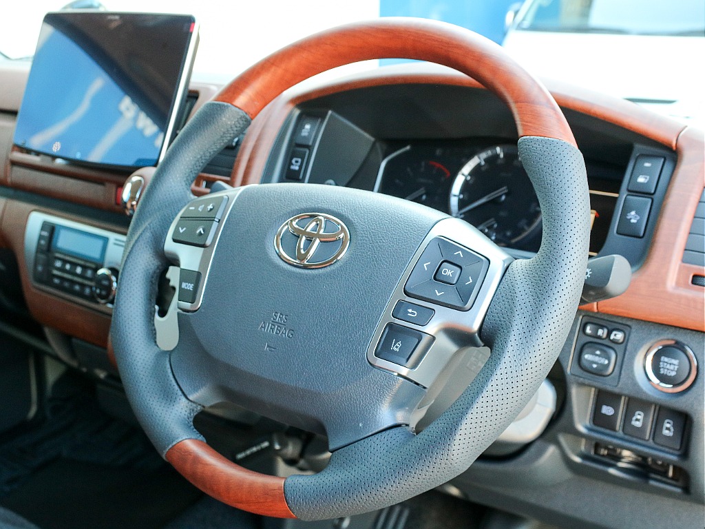 ステアリングスイッチ付き！！