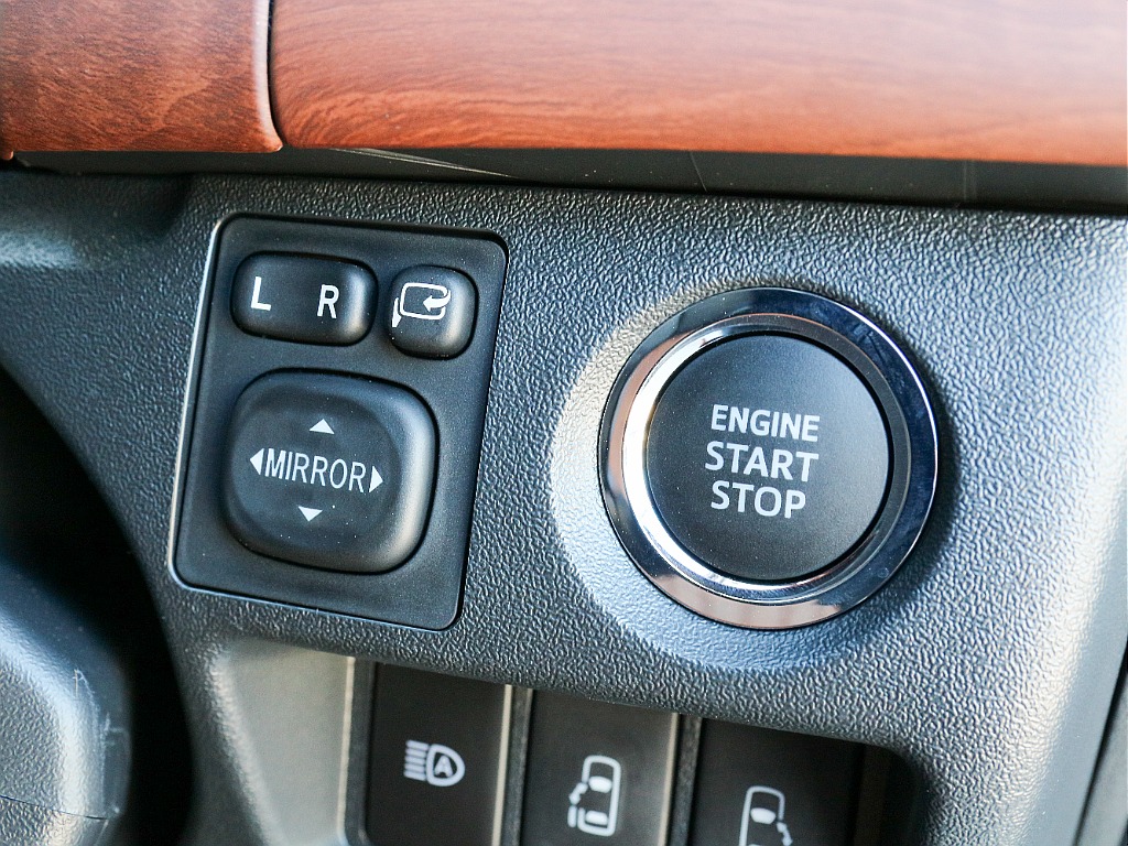 スマートエントリー＆プッシュスタート付き！！