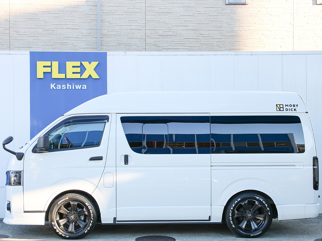 小窓付きで空気の入れ替え楽々です！！