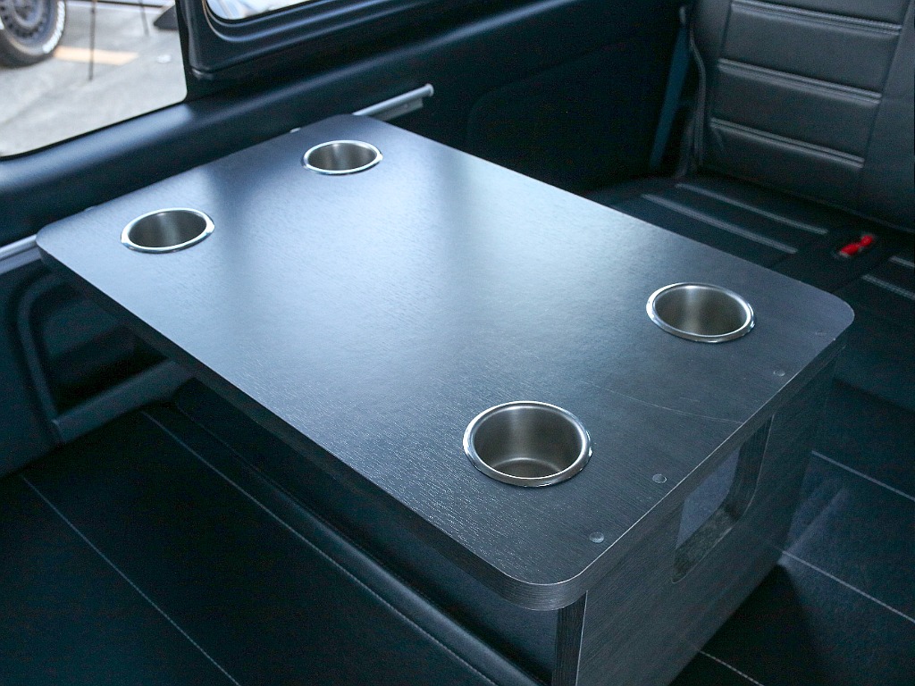 カップホルダー4つついております！！