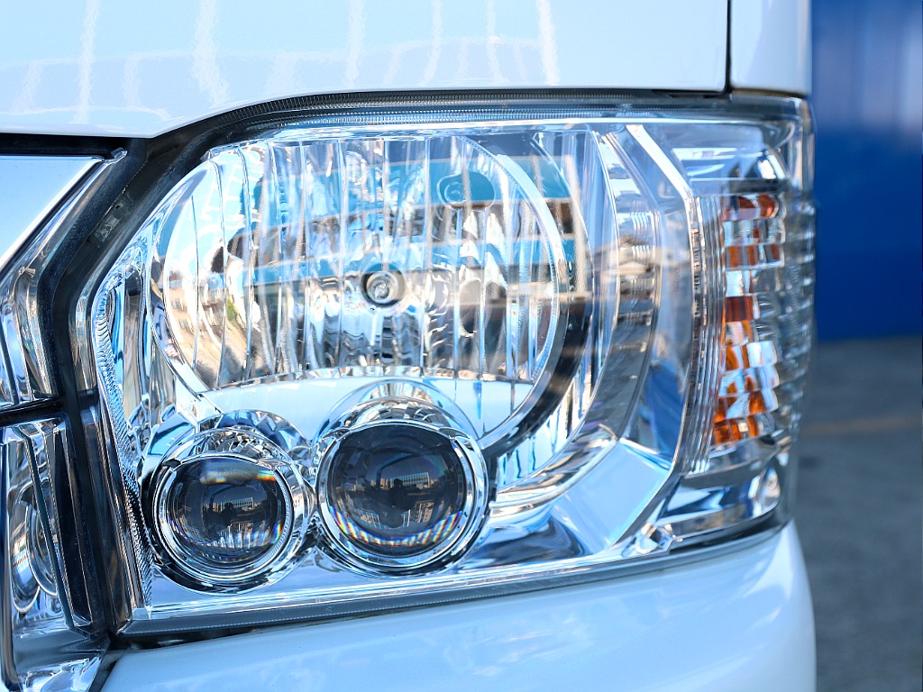 夜間の走行も安心のLEDヘッドランプ！！