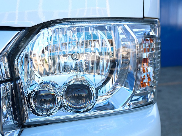 夜間の走行も安心のLEDヘッドランプ！！