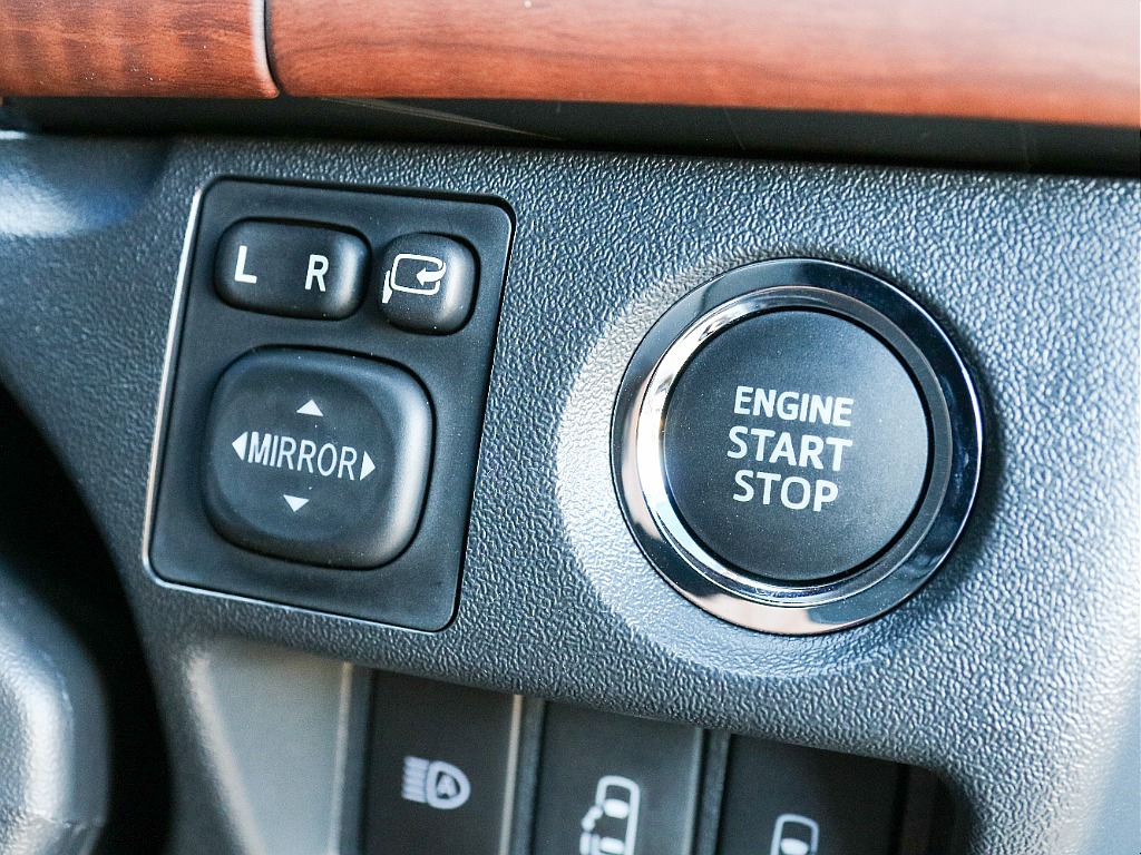 スマートエントリー＆プッシュスタート付き！！