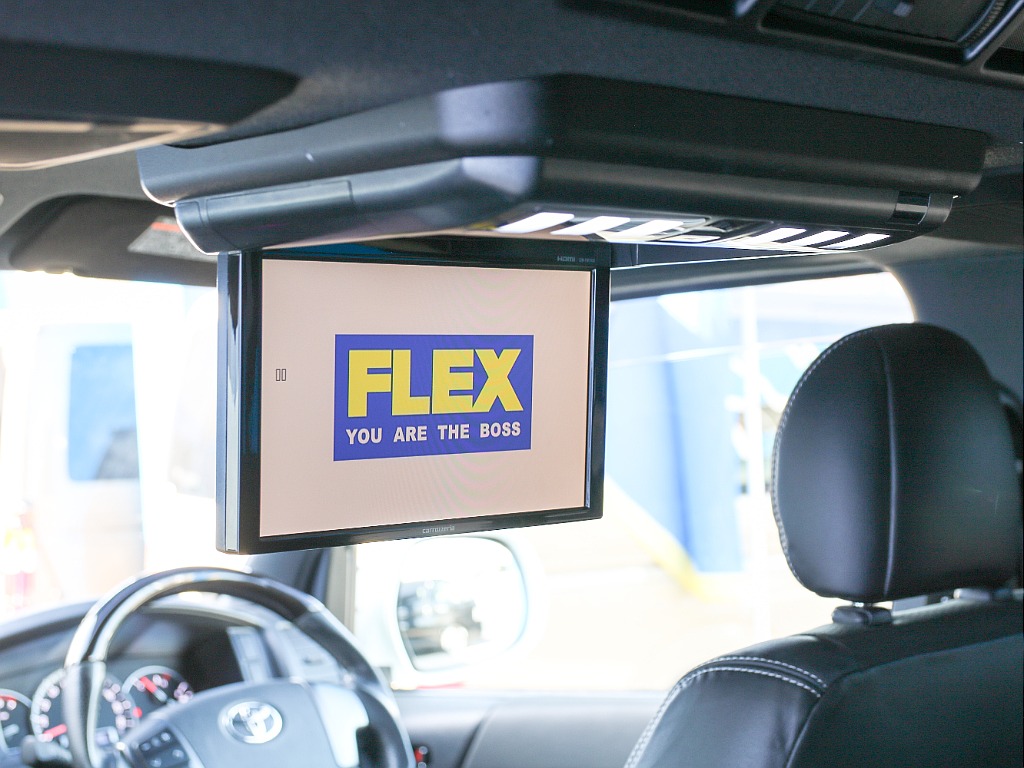 フリップダウンモニター付き！！