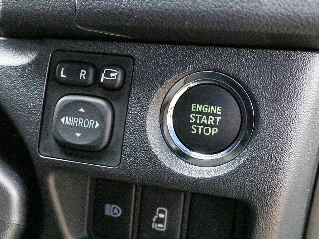 スマートエントリー＆プッシュスタート付き！！