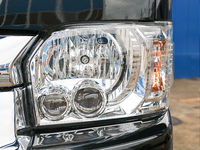 夜間の走行も安心のLEDヘッドランプ付き！！